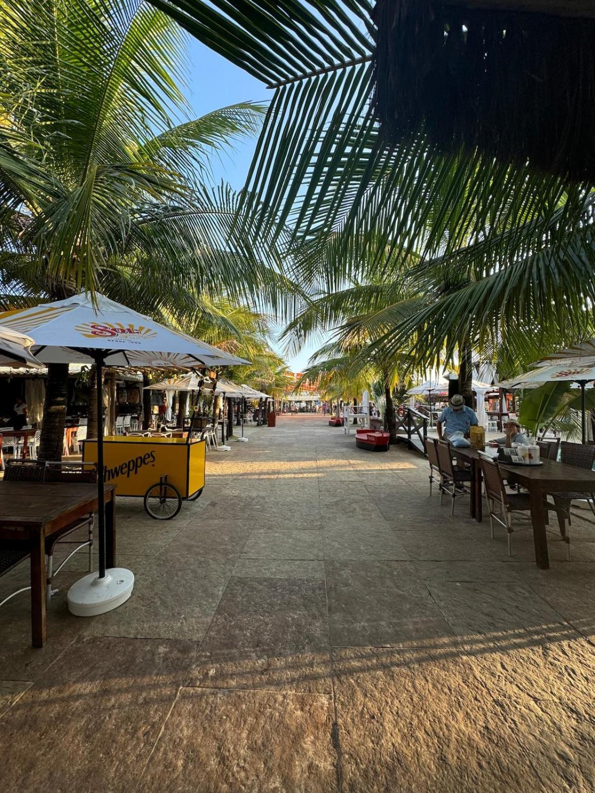 Apartamento Beach Place Cumbuco 100M Da Praia Caucaia Luaran gambar